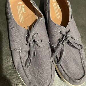 Toms gray canvas shoes size 12